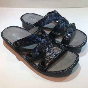On Hold 🇺🇸SALE 🇺🇸 Alegria Sandals Size 8